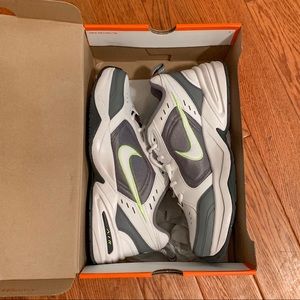 Nike Air Monarch IV